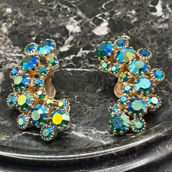 Vintage Weiss Aurora Borealis Blue & Green Rhinestone Cluster Clip-On Earrings - Picture 3 of 14